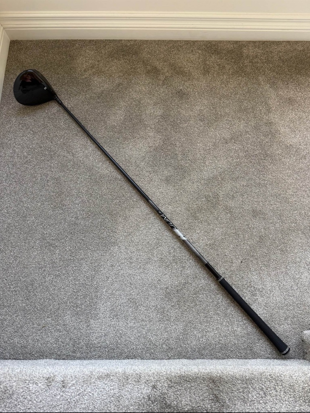 Black Left-Hand Golf Driver - Sleek Black Finish
